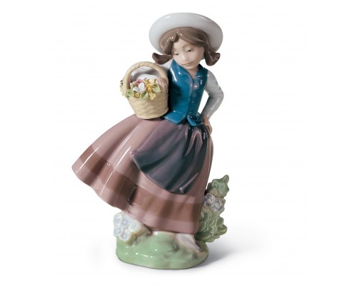 Lladro статуэтка "Девочка с корзиной цветов"